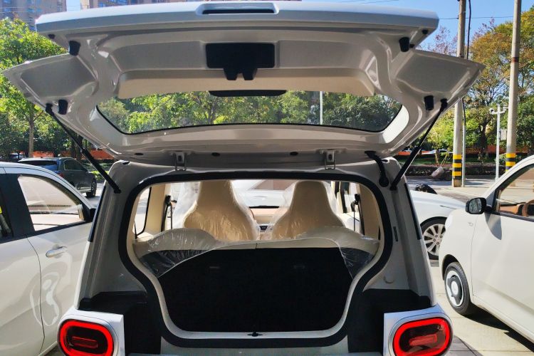 五菱汽车 宏光MINIEV 2024款 第三代 215km 青春版机舱底盘23