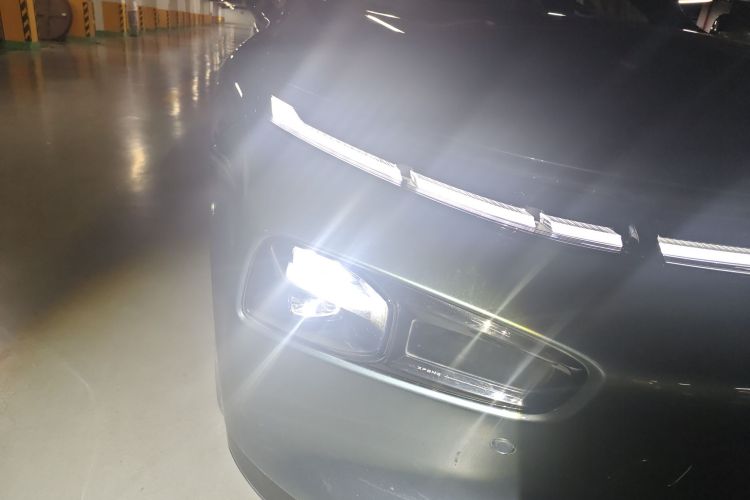 小鹏P7 2023款 P7i 702 Pro车身外观8