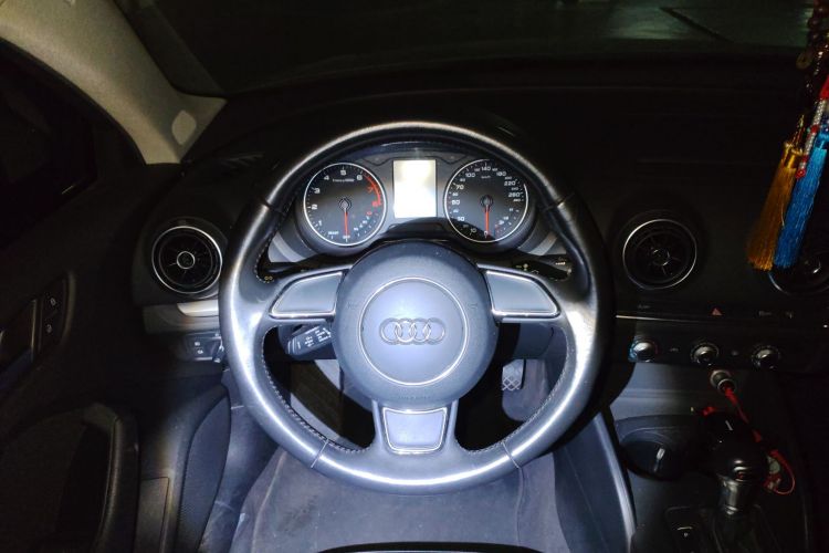 奥迪A3 2016款 Limousine 35 TFSI 进取型中控内饰13