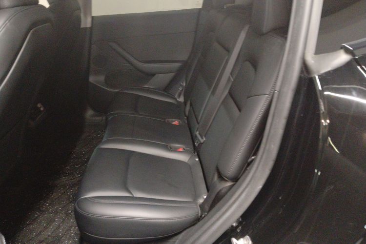 特斯拉 Model Y 2023款 后轮驱动版中控内饰7004