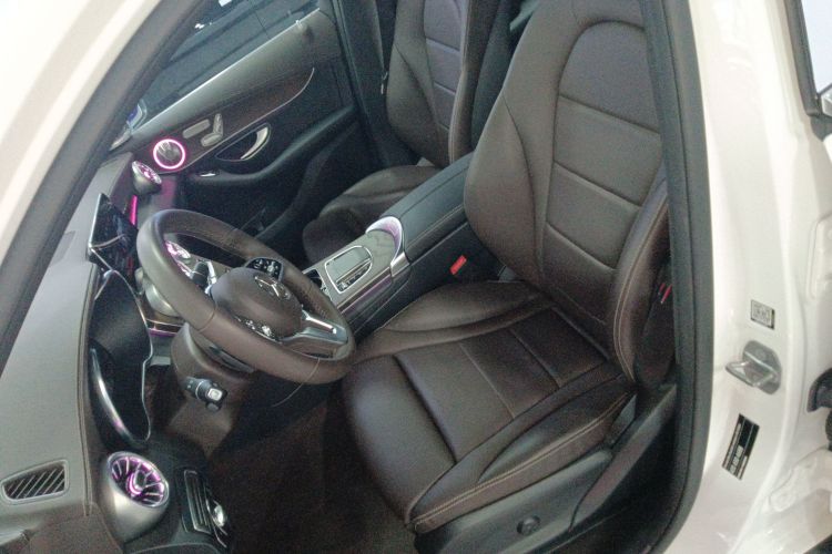 奔驰GLC 2022款 改款 GLC 300 L 4MATIC 动感型臻藏版中控内饰19