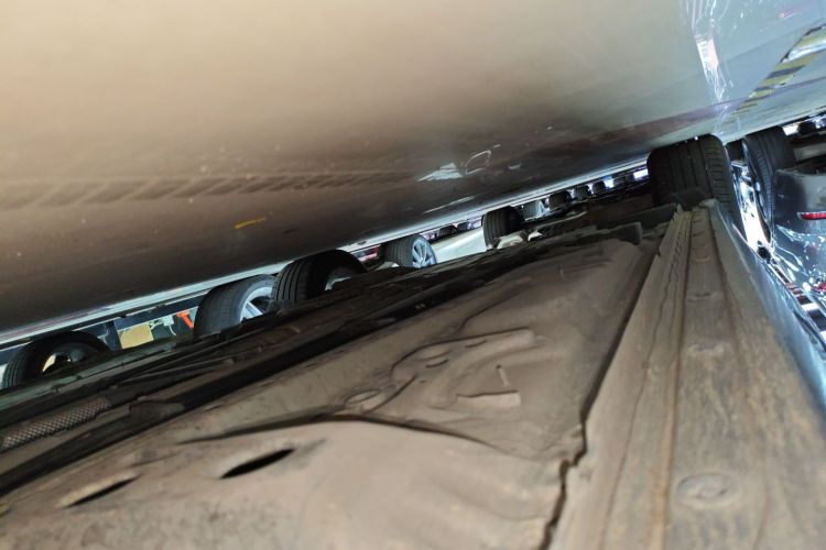 别克 君威 2019款 20T 精英型 国VI机舱底盘29