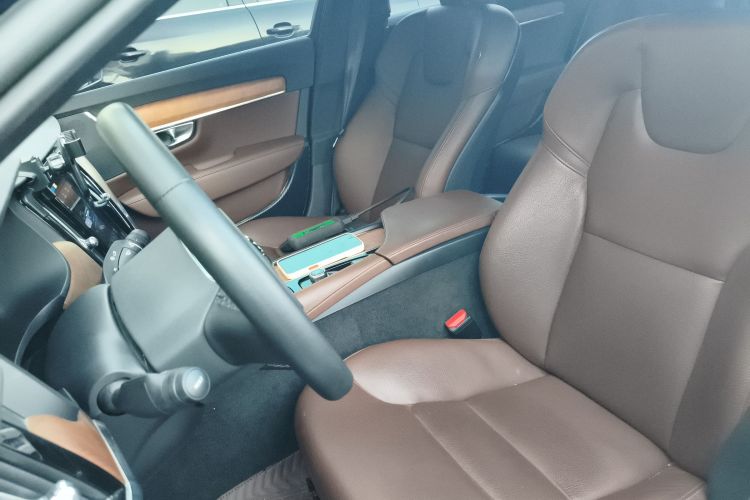 沃尔沃S90 2023款 B5 智逸豪华版中控内饰19