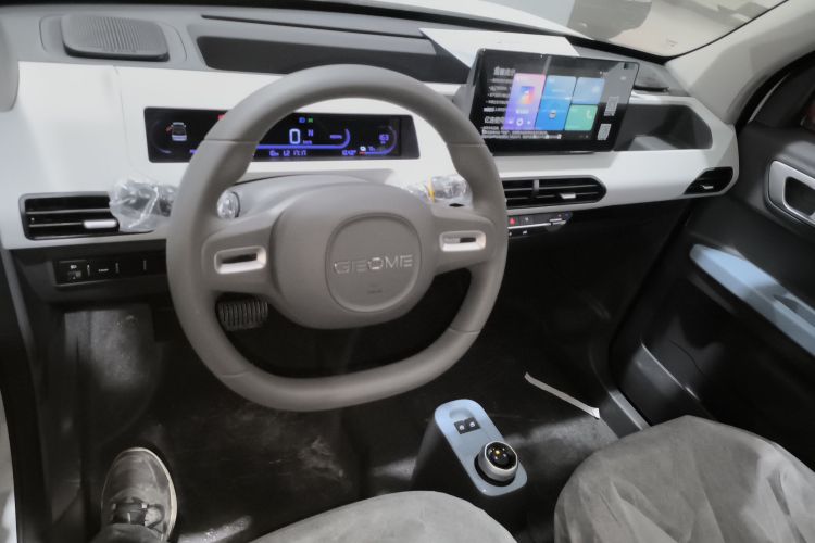 吉利银河 2024款 熊猫mini 200km 耐力熊中控内饰12