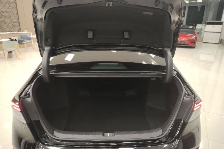 本田 雅阁 2024款 260TURBO 豪华版机舱底盘23