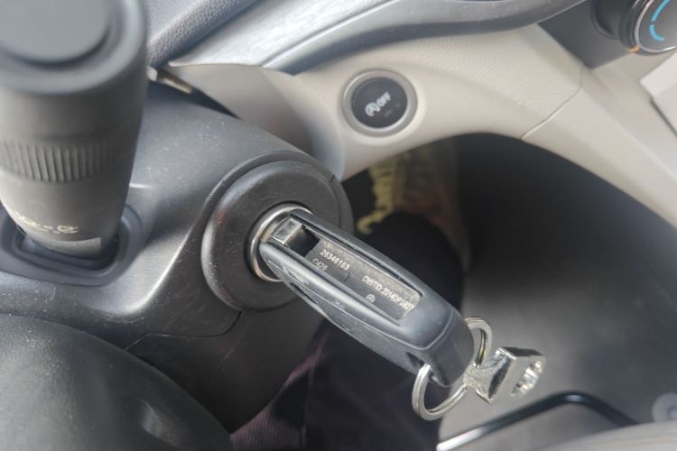 别克 英朗 2016款 15N 自动精英型中控内饰7001