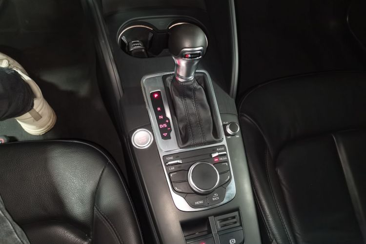 奥迪A3 2014款 Limousine 35 TFSI 自动舒适型中控内饰18