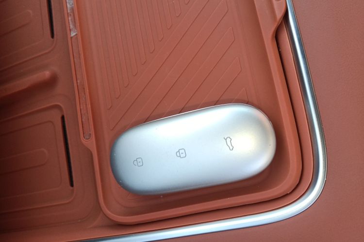 理想汽车 理想L8 2023款 Air中控内饰7001