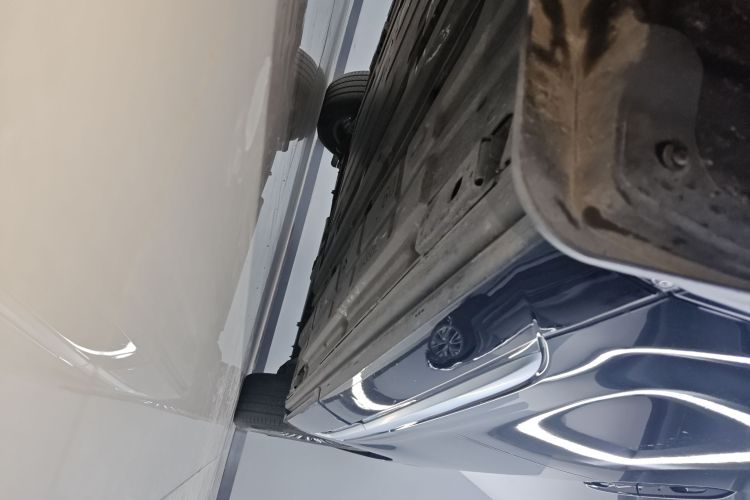 腾势D9 2022款 DM-i 970 四驱旗舰型局部细节9002