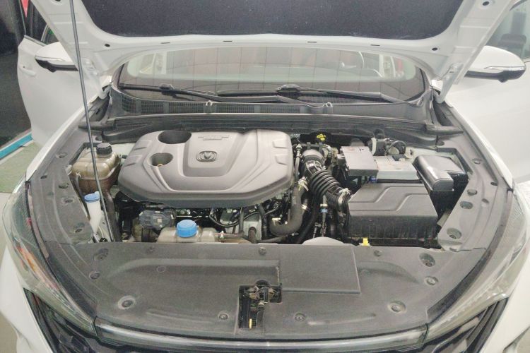 长安 逸动 2021款 PLUS 蓝鲸NE 1.4T GDI DCT尊贵型机舱底盘24