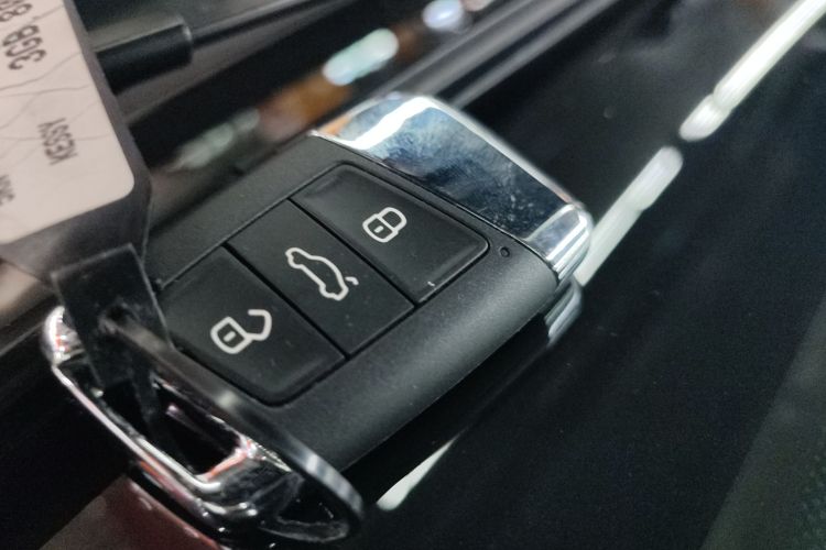 大众 帕萨特 2023款 380TSI 豪华版中控内饰11