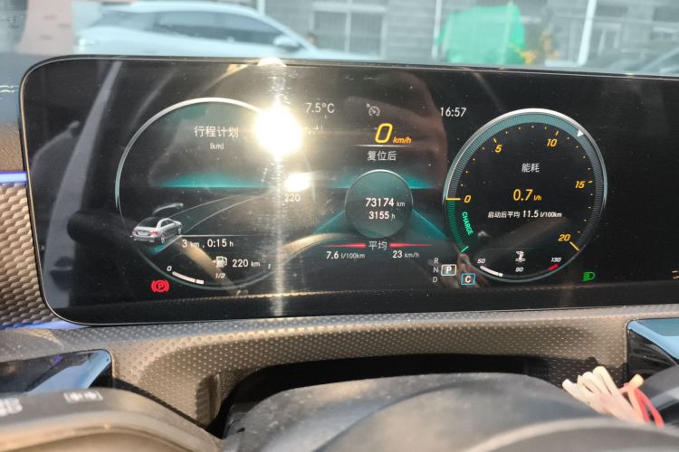 奔驰A级 2020款 A 200 L 运动轿车中控内饰14