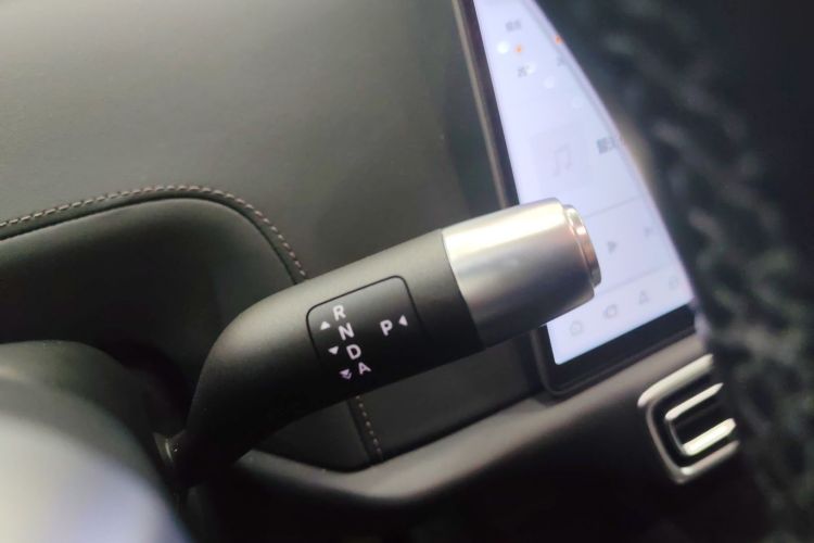 理想汽车 理想L9 2022款 Max中控内饰18