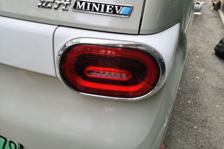 五菱汽车 宏光MINIEV 2024款 第三代 215km 进阶版车身外观9