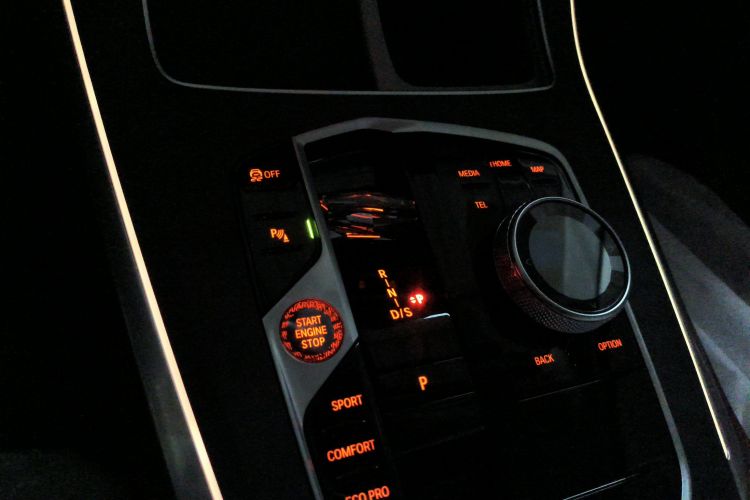 宝马X5 2026款 xDrive 30Li 尊享型M运动曜夜套装中控内饰18