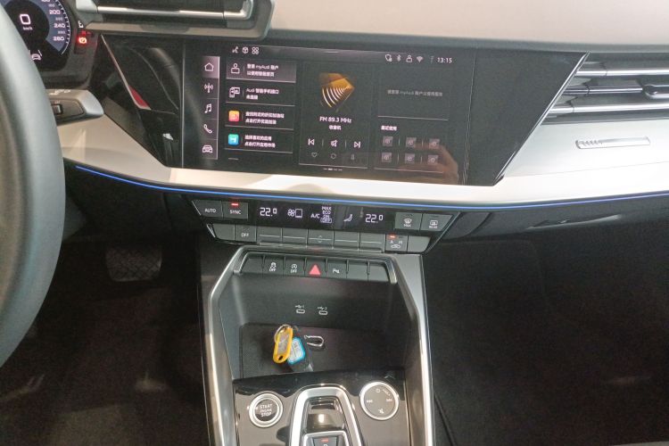 奥迪A3 2025款 A3L Limousine 35TFSI 飞驰尊享型中控内饰16