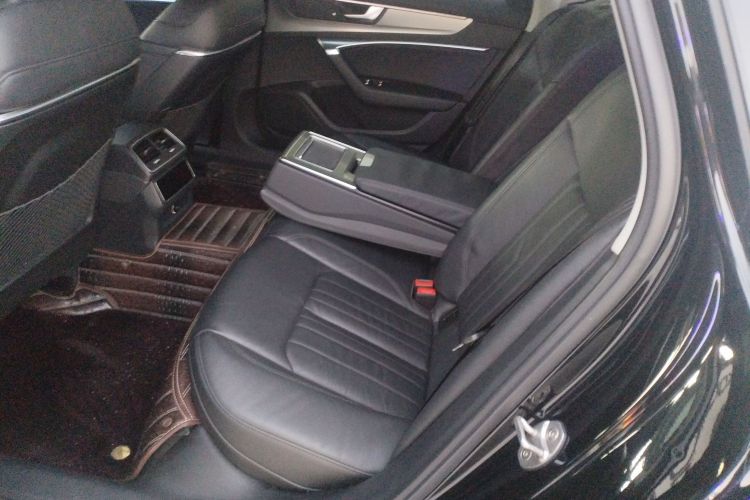 奥迪A6L 2020款 45 TFSI 臻选致雅型中控内饰21