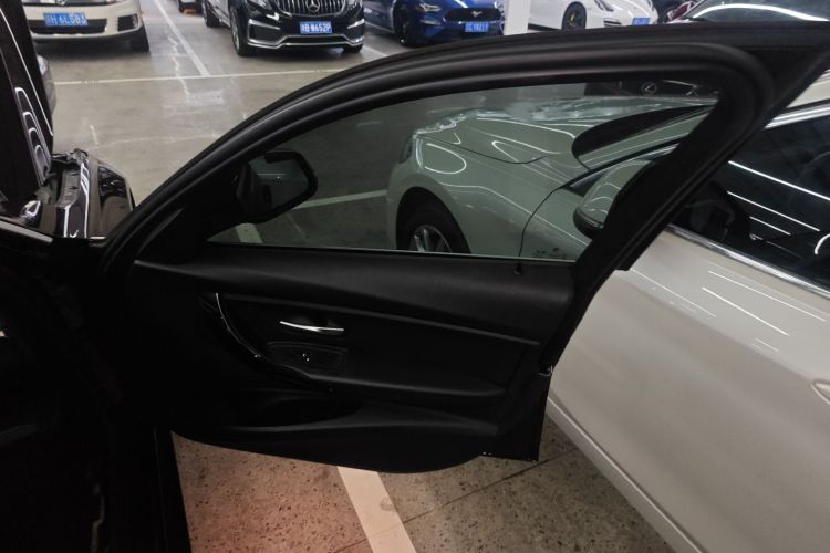 宝马3系 2018款 318Li中控内饰7005