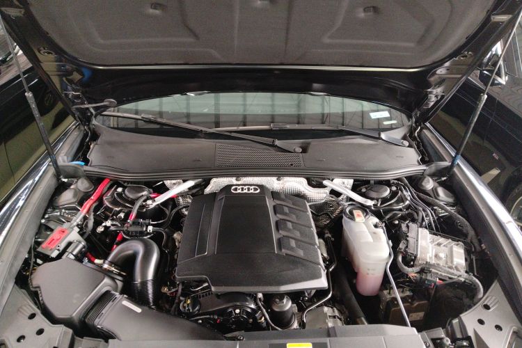 奥迪A6L 2020款 45 TFSI 臻选致雅型机舱底盘24