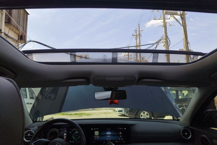 奔驰E级 2020款 E 300 L 时尚型中控内饰22