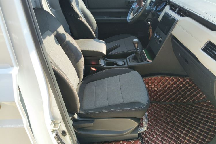 五菱汽车 五菱征程 2021款 1.5T 手动舒适型封窗版局部细节41