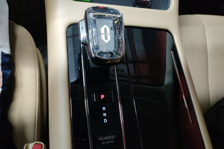 鸿蒙智行 问界M7 2024款 1.5T 智驾四驱Ultra版 5座局部细节18