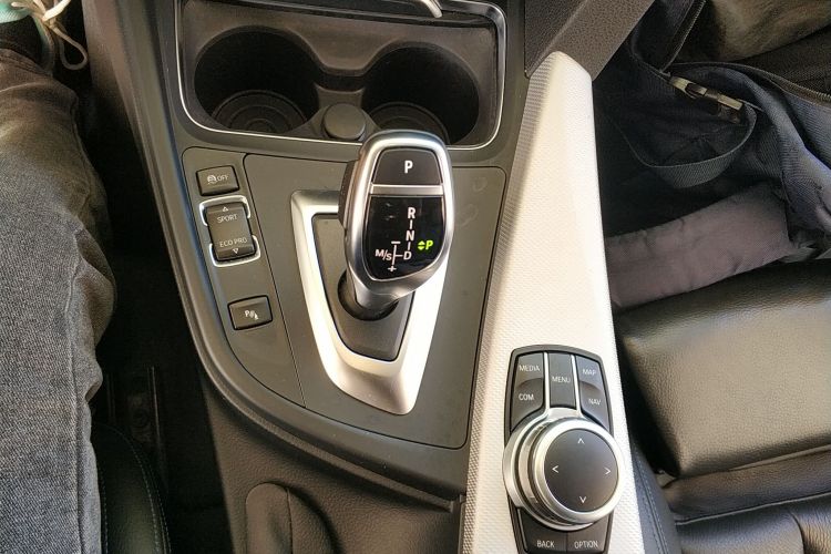 宝马4系 2017款 425i 敞篷M运动套装中控内饰18