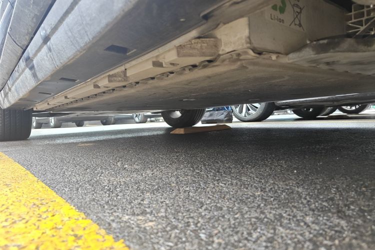 奔腾 悦意03 2025款 565km 臻享版局部细节9002