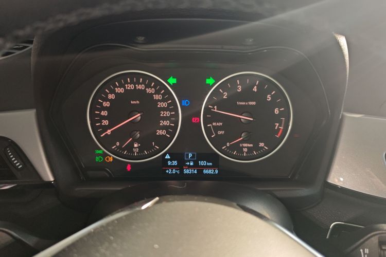 宝马X1 2016款 sDrive18Li 时尚型中控内饰14