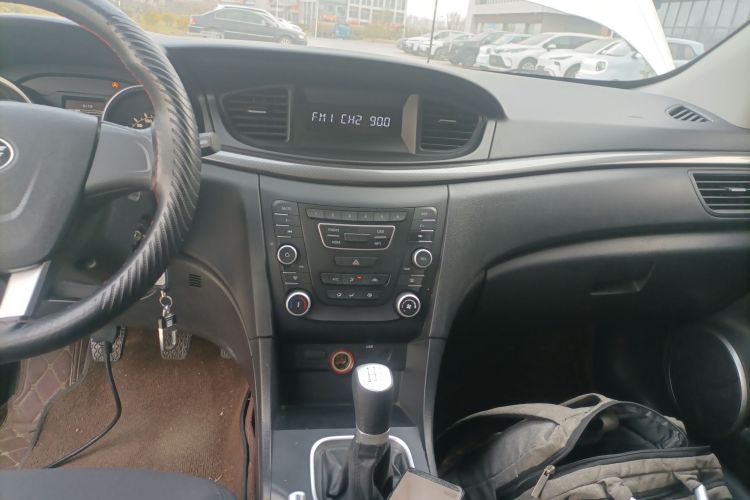 奔腾B50 2016款 1.6L 手动技术型中控内饰16