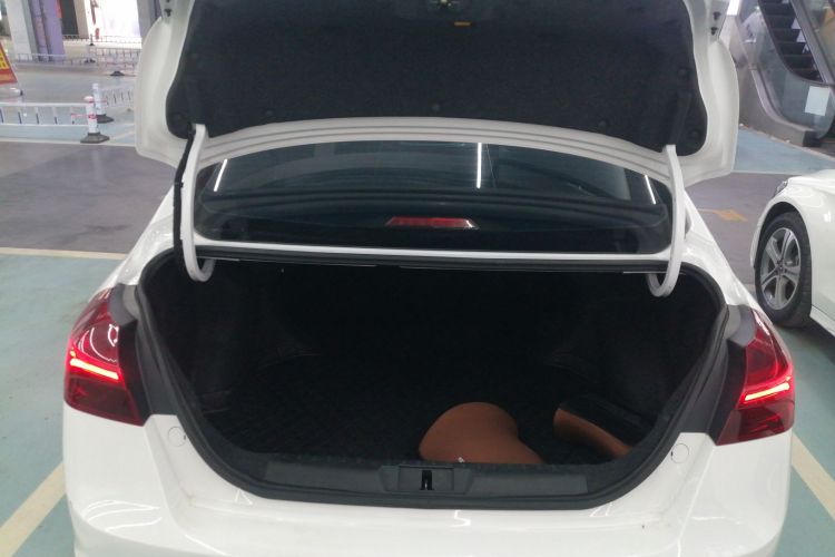 吉利汽车 帝豪 2020款 1.5L CVT向上版机舱底盘23