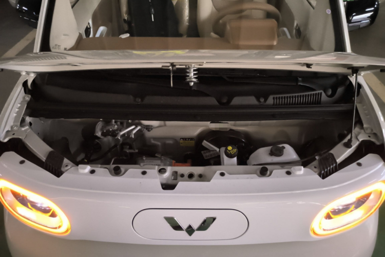 五菱汽车 宏光MINIEV 2024款 第三代 215km 青春版机舱底盘24