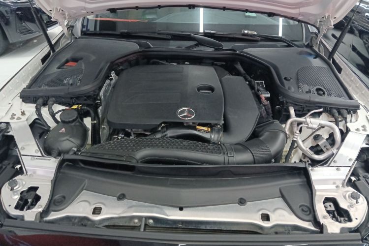 奔驰E级 2020款 E 300 L 运动豪华型局部细节24