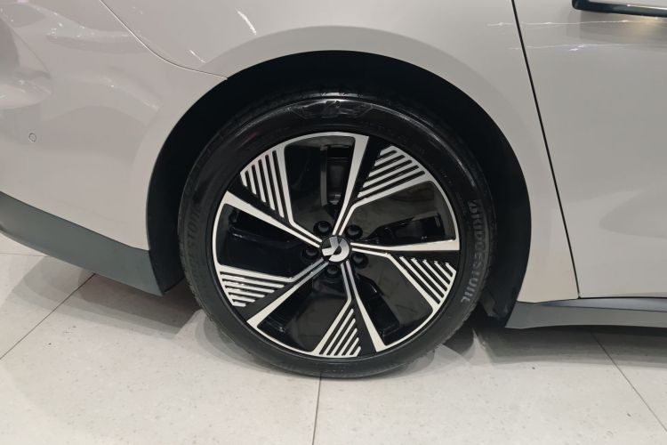 蔚来ET7 2024款 75kWh 行政版车身外观6008