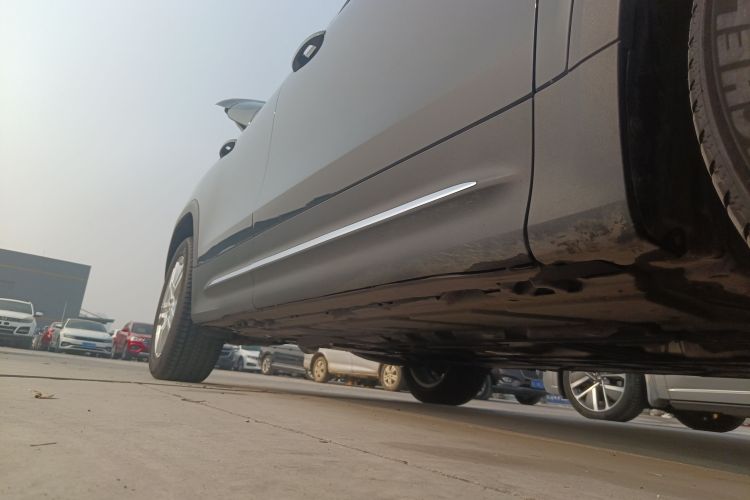 奔驰GLB 2023款 GLB 220 动感型局部细节9001