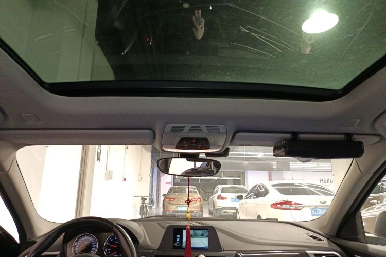 宝马1系 2018款 118i 运动型中控内饰22