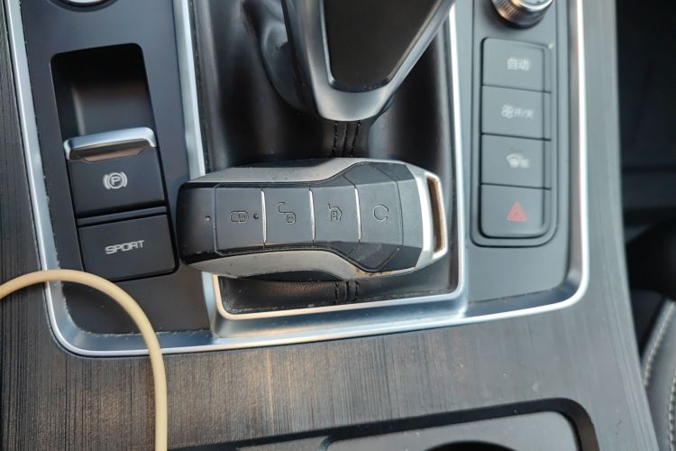 比亚迪 秦Pro 2020款 超越版 1.5TI 自动旗舰型中控内饰7001