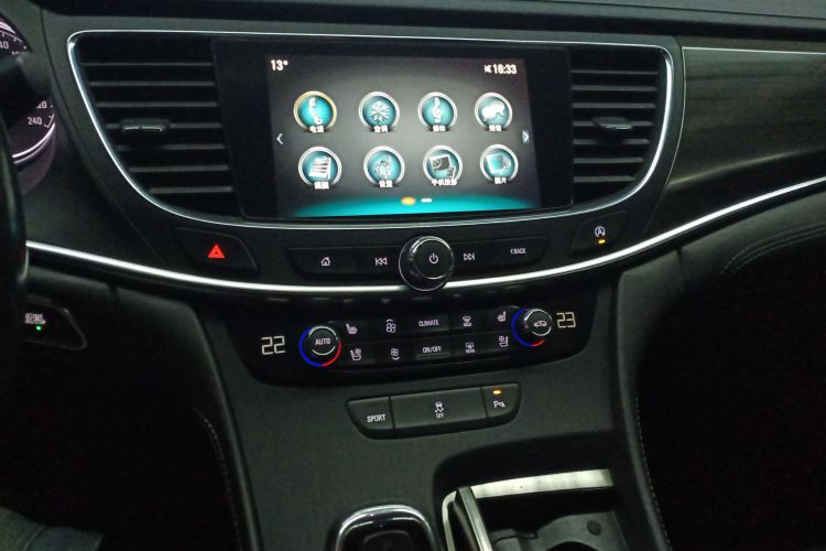 别克 君越 2018款 20T 精英型中控内饰16