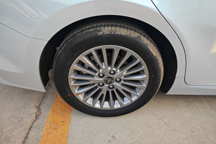 丰田 凯美瑞 2024款  双擎 2.0HG 尊贵版车身外观6003