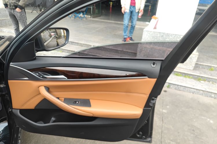 宝马5系 2018款 528Li 上市特别版中控内饰7005