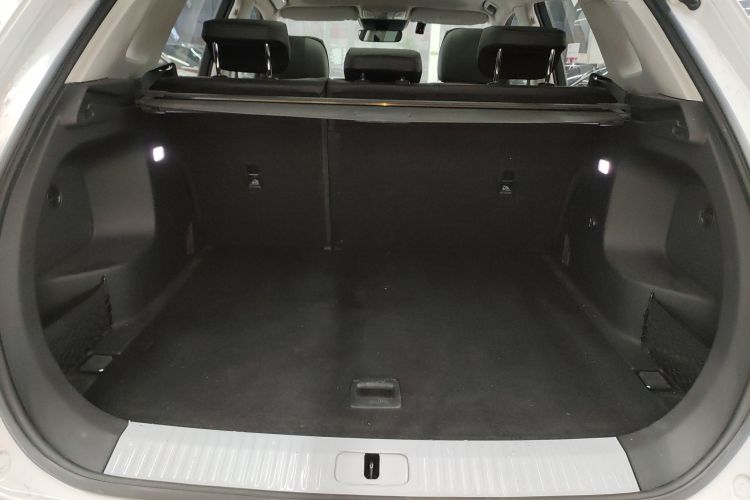 红旗HS5 2022款 2.0T 智联旗享版机舱底盘23