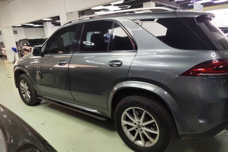 奔驰GLE 2020款 GLE 350 4MATIC 时尚型车身外观4