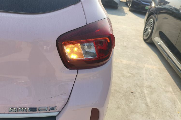 东风纳米EX1 2023款 PRO 轻风版闪电型车身外观6006