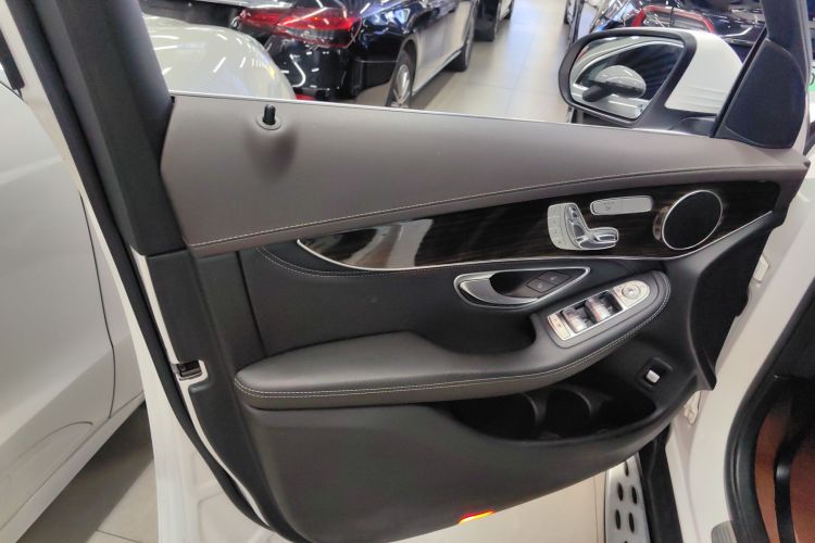 奔驰GLC 2019款 改款 GLC 260 L 4MATIC 豪华型中控内饰7007