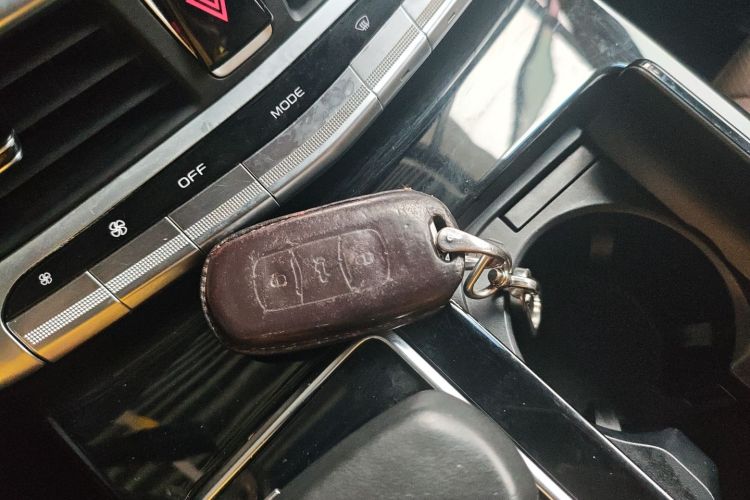 吉利汽车 博瑞 2018款 1.5T MHEV 耀尊版中控内饰11