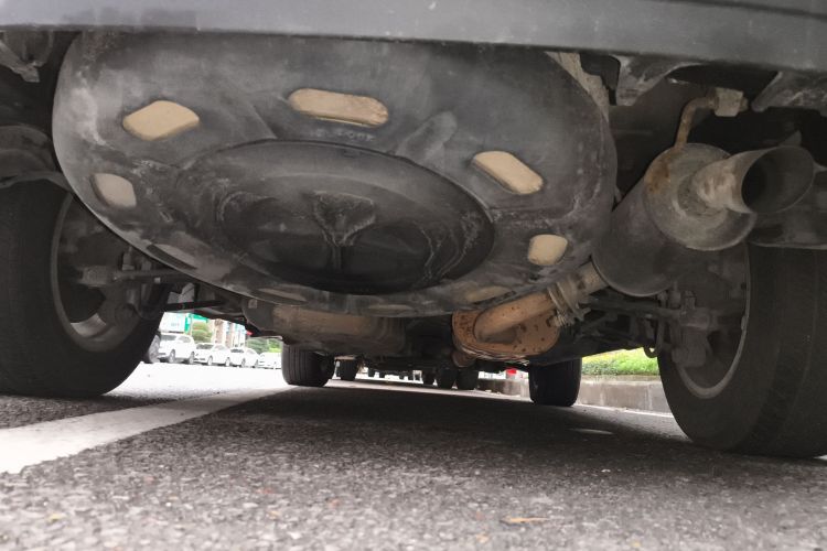 丰田 汉兰达 2011款 2.7L 两驱7座精英版局部细节9009