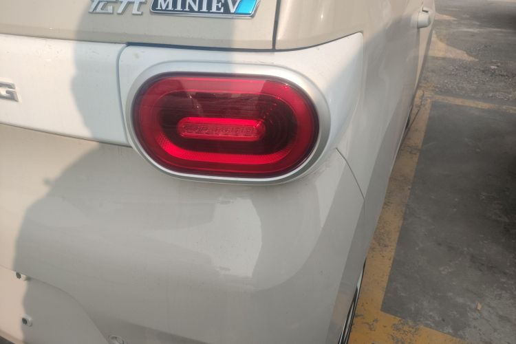 五菱汽车 宏光MINIEV 2024款 第三代 215km 青春版车身外观9