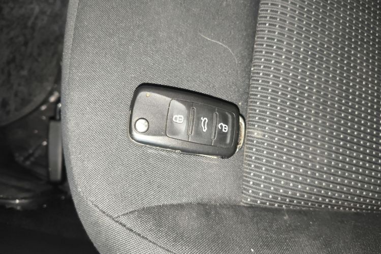 大众 朗逸 2018款 经典 1.5L 手动风尚版 国VI中控内饰11