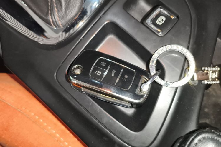 别克 君威 2015款 1.6T 精英技术型中控内饰11