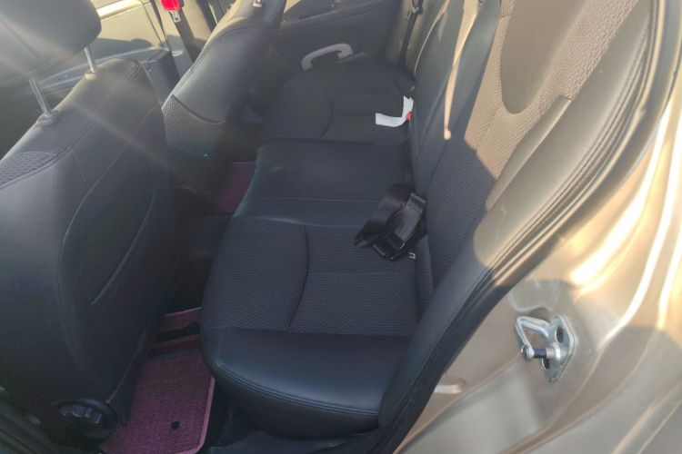 荣威350 2014款 1.5L 自动迅悦版中控内饰21